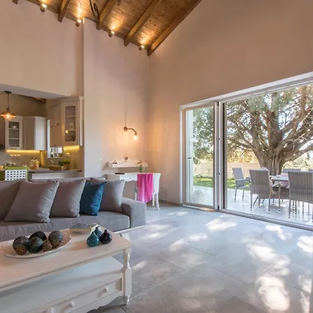 Villa Astarte - Anantara With Pool